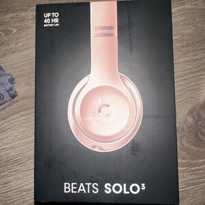 Beats Solo 3 wireless headphone